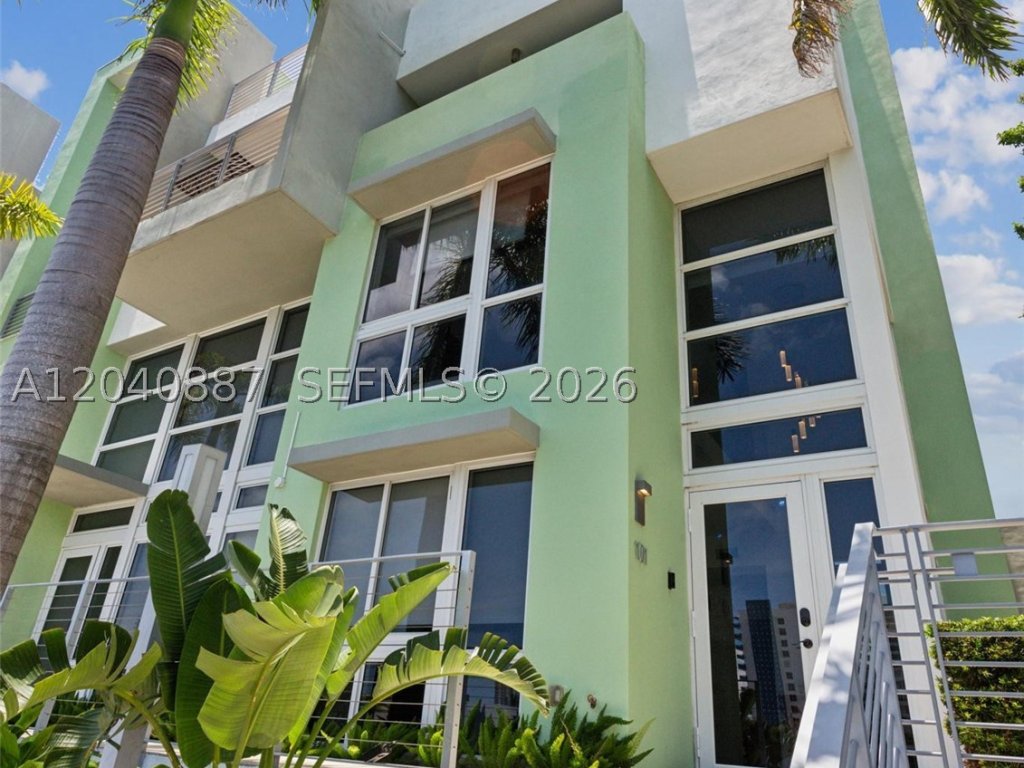 Iris on the Bay, Miami Beach property management