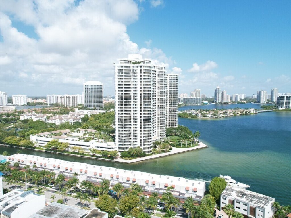 Williams Island 2600, Aventura property management