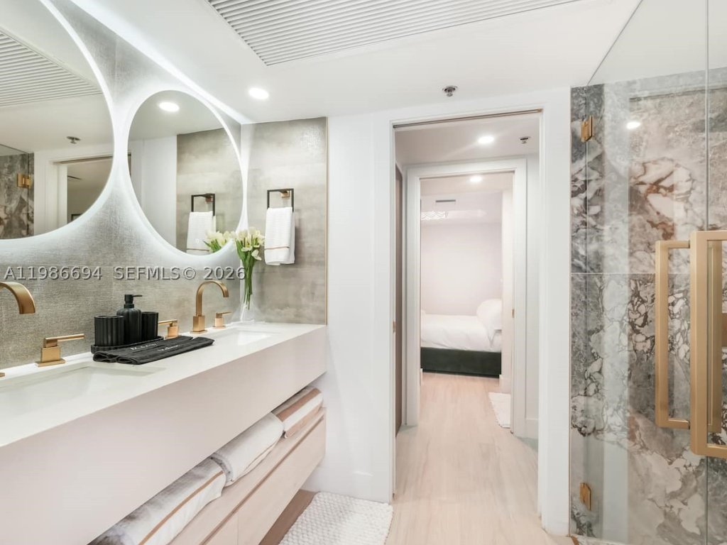 The Mercury, South of 5th (SoFi) property management