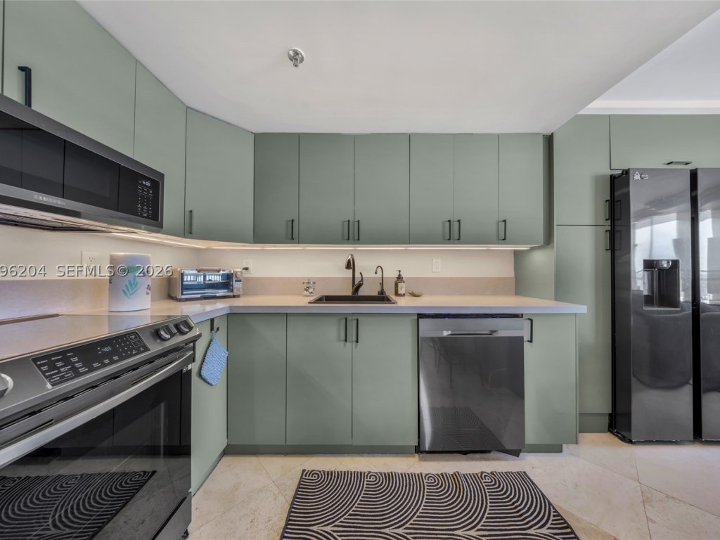 Bayview Plaza, South Beach (SoBe) property management