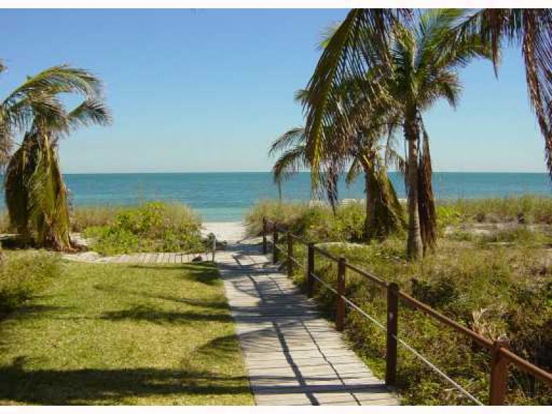 Casa Del Mar, Key Biscayne property management