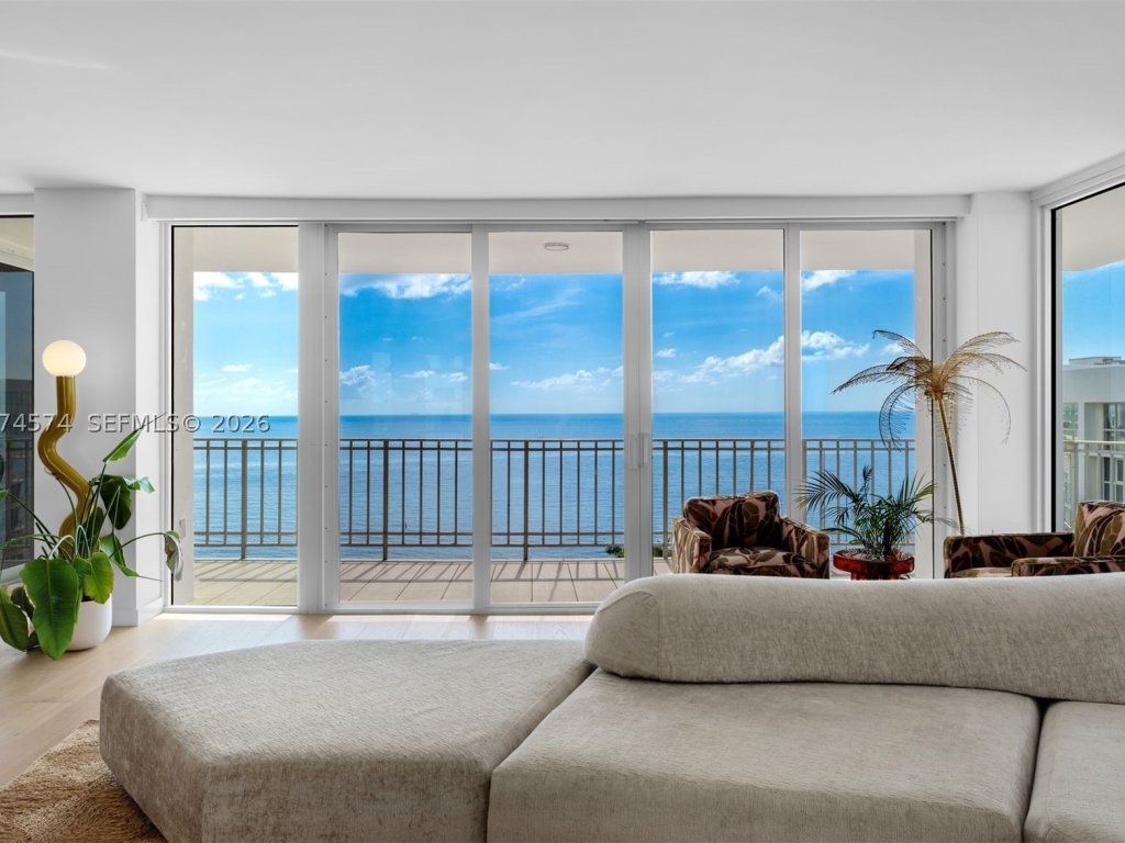 Casa Del Mar, Key Biscayne property management