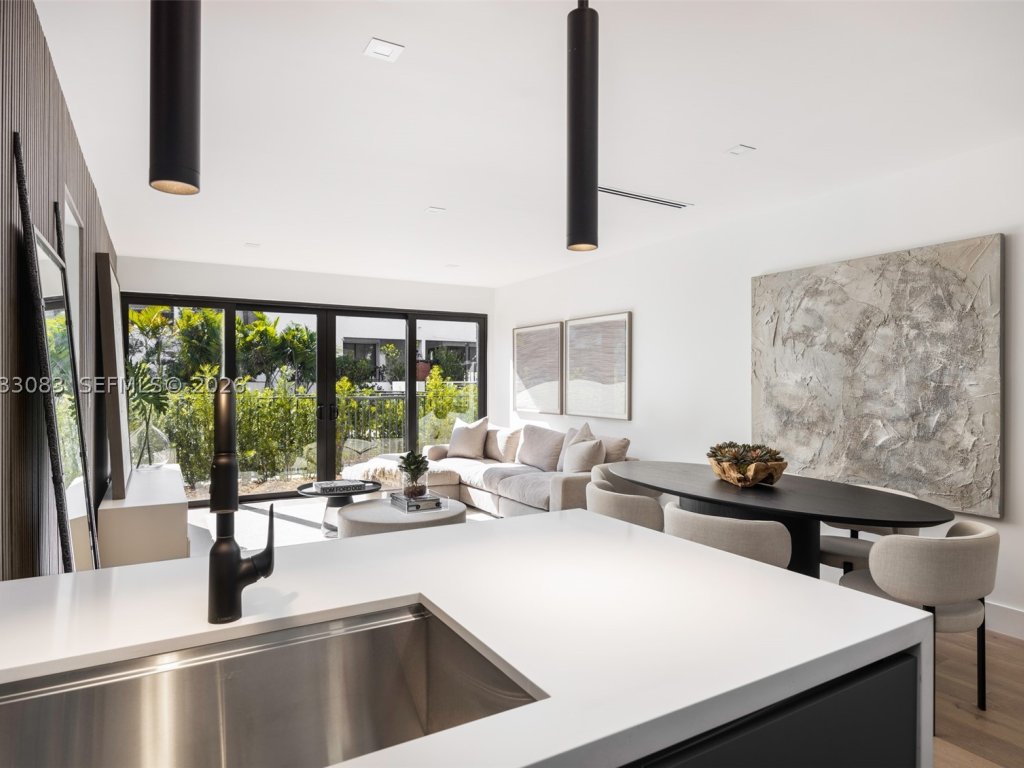 Key Cassa, Key Biscayne property management