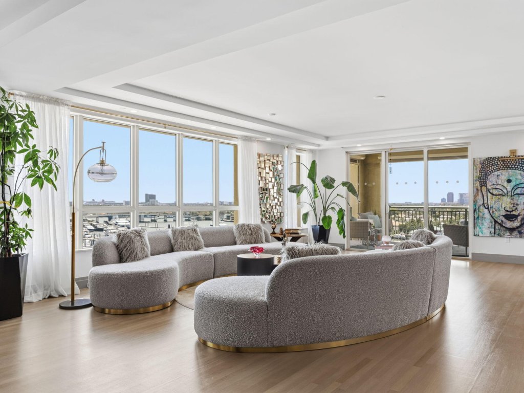 Alhambra Place, Fort Lauderdale property management