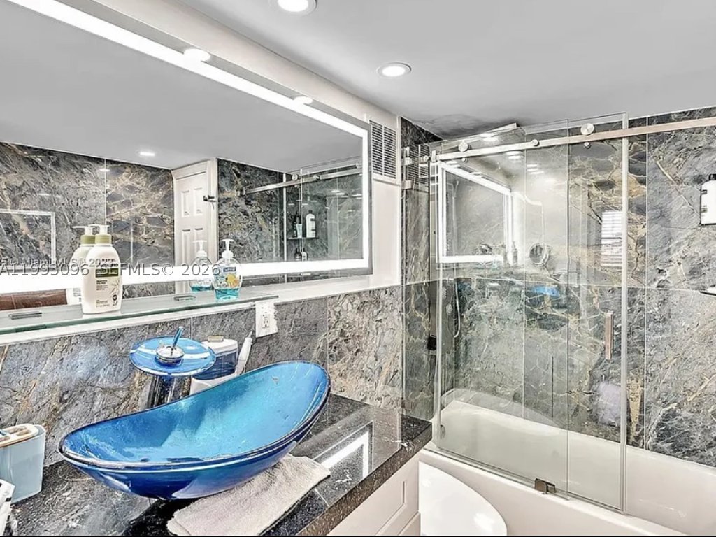 Waterside Towers, North Miami property management