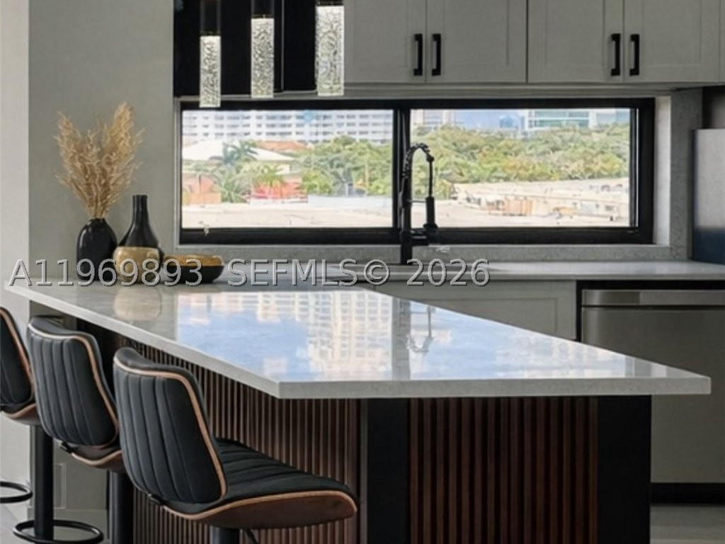 Plaza of the Americas, Sunny Isles Beach property management