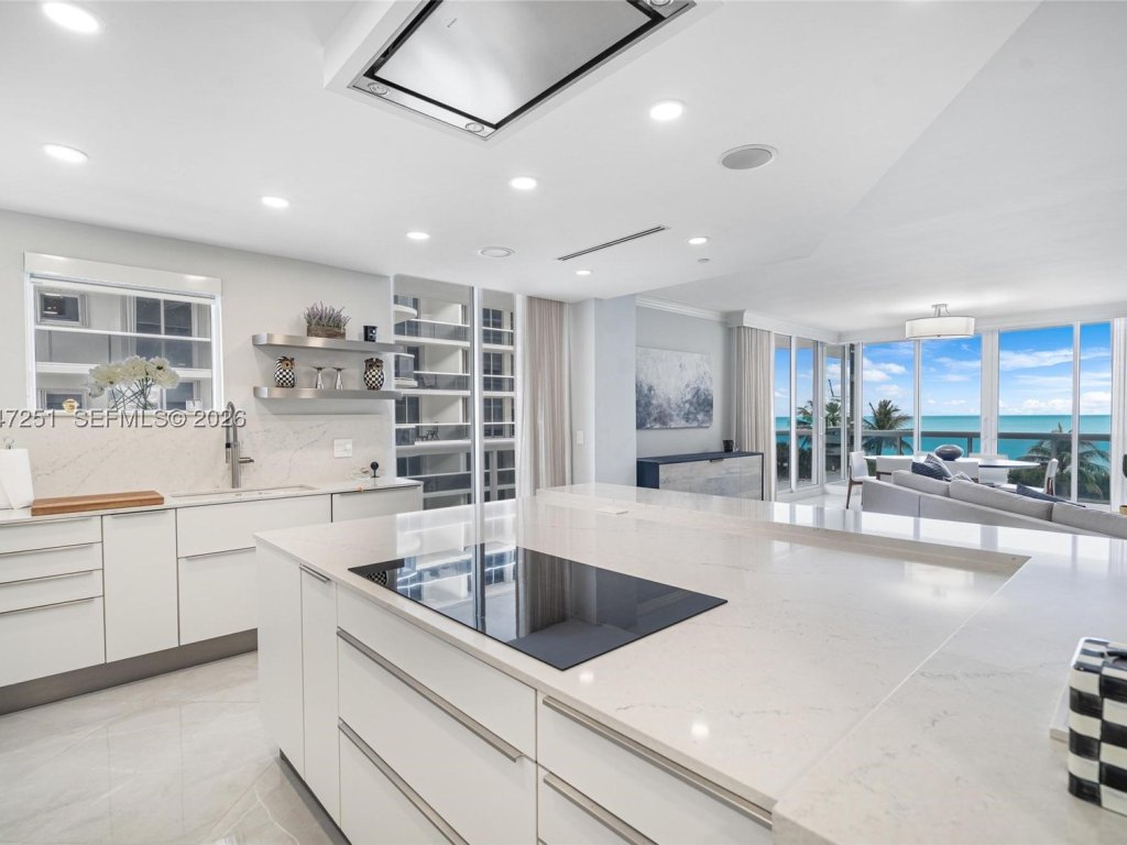 Solimar, Surfside property management