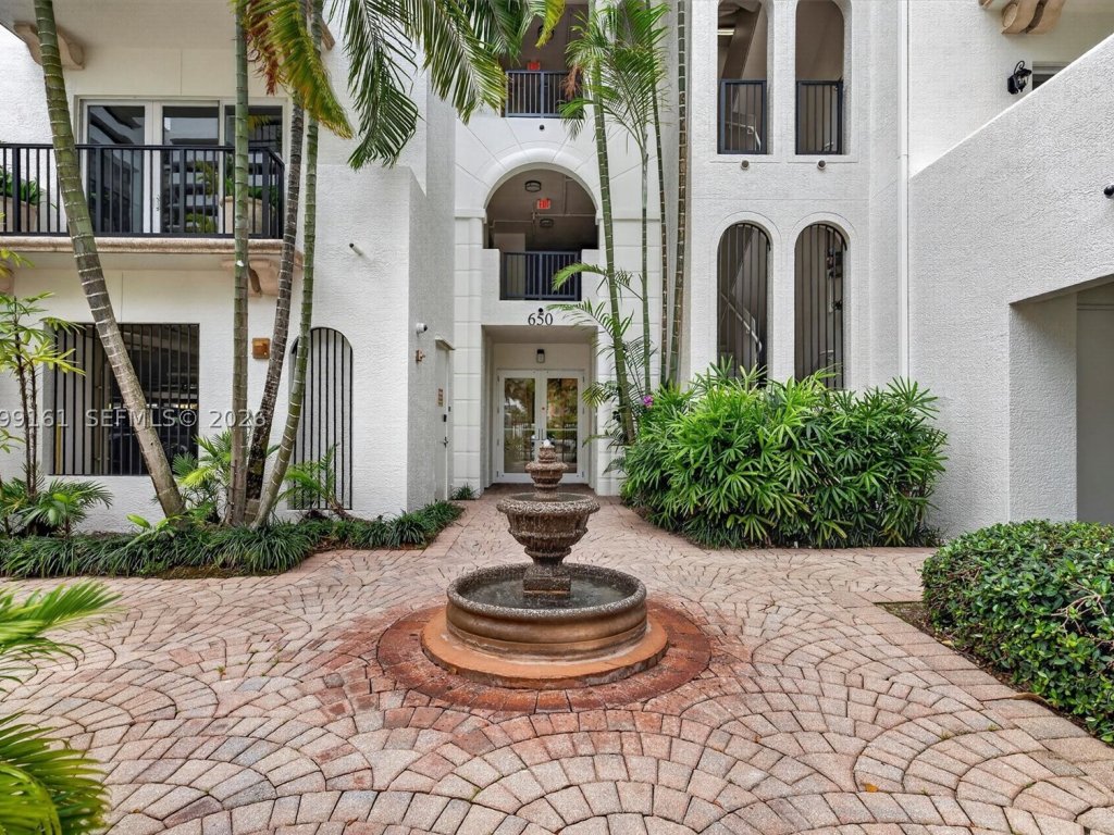 Valencia Grande Condos, Coral Gables property management