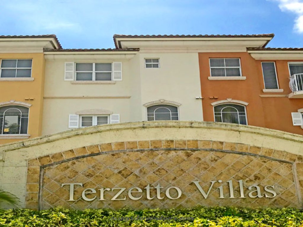 Terzetto Villas, Aventura property management
