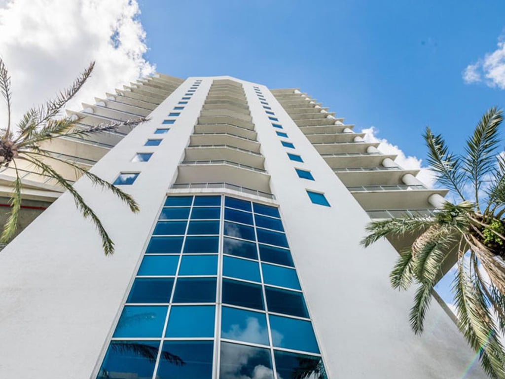 Neo Lofts, Brickell property management