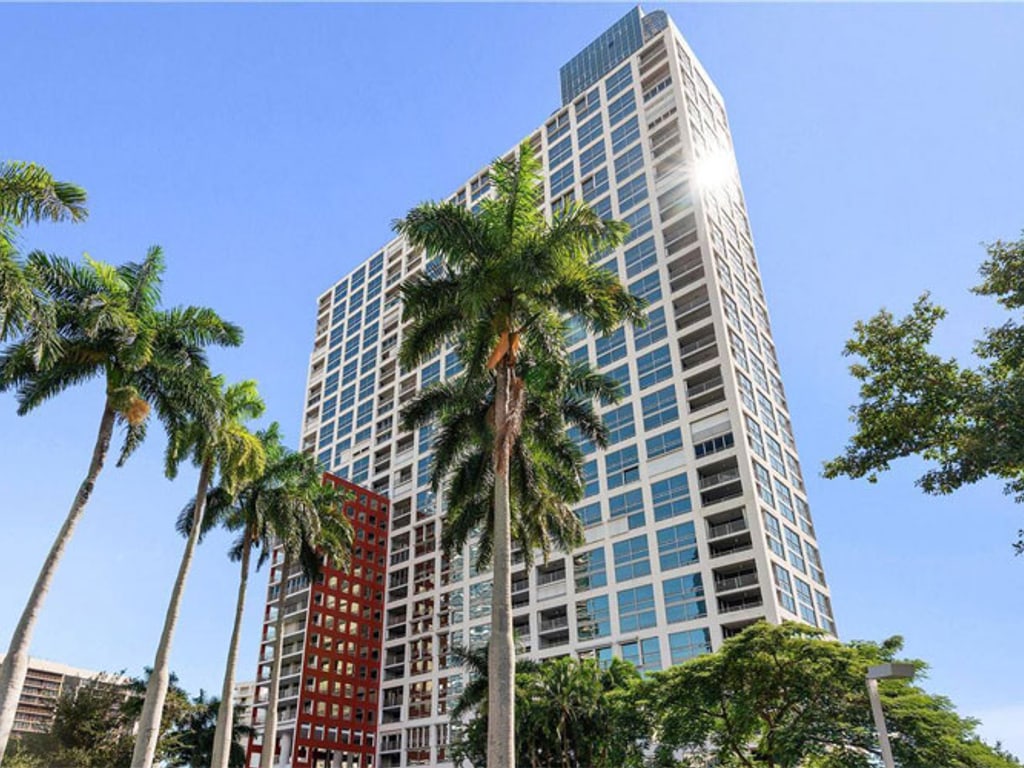 The Palace, Brickell property management
