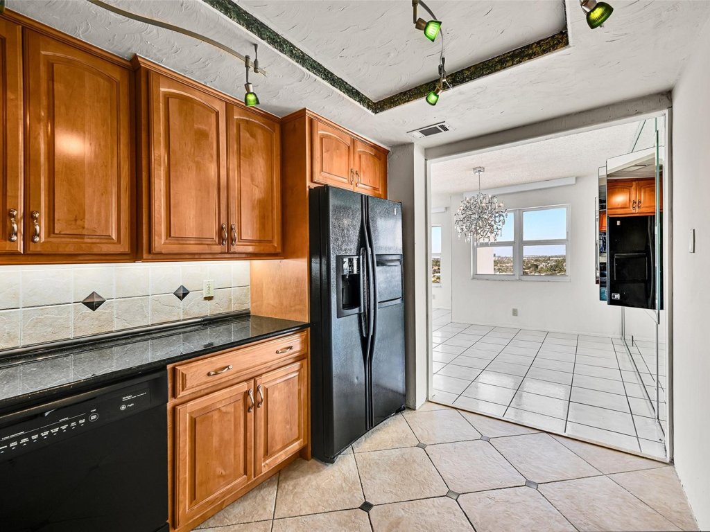 Royal Ambassador, Fort Lauderdale property management
