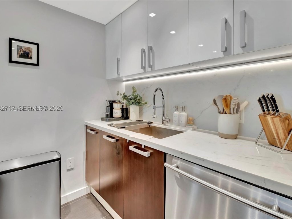 Ios on the Bay, Midtown Miami & Edgewater property management