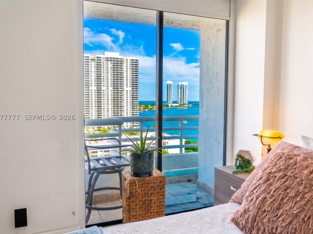 Parc Central Aventura, Aventura property management