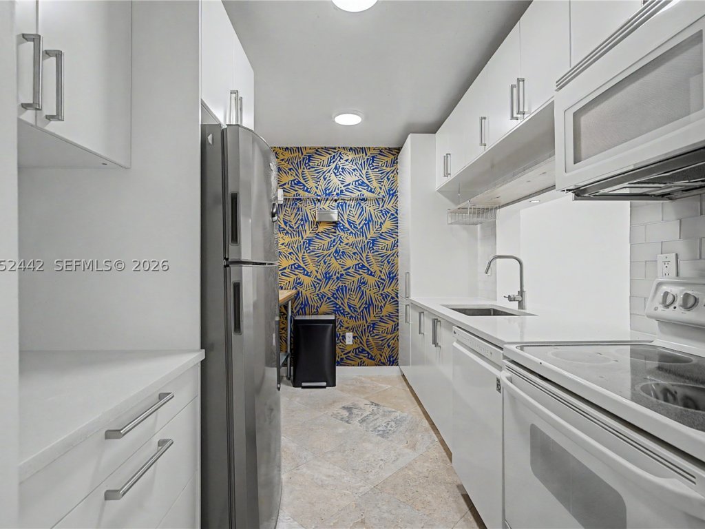 Surfside Palms, Surfside property management