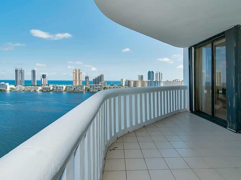 3000 Williams Island, Aventura property management