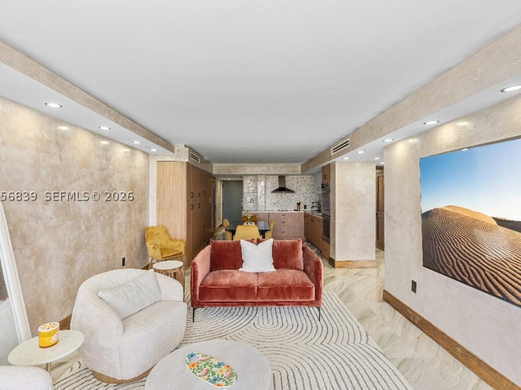 Royal Club Condo, Miami Beach property management
