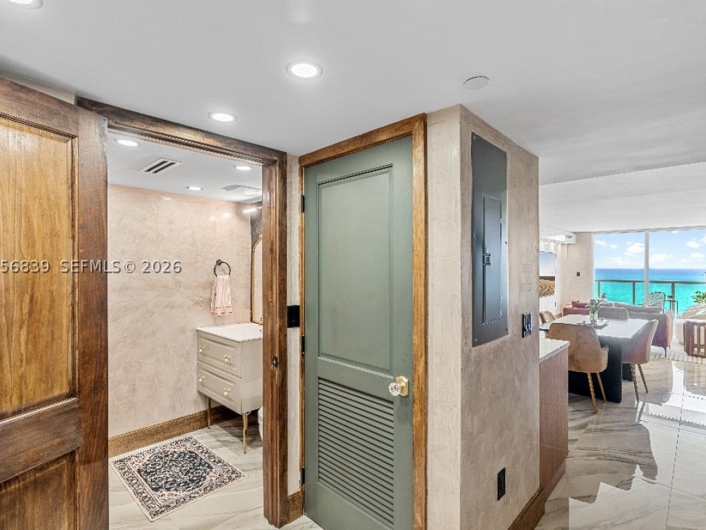 Royal Club Condo, Miami Beach property management