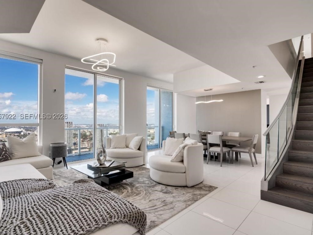Vizcayne South Tower, Downtown Miami property management