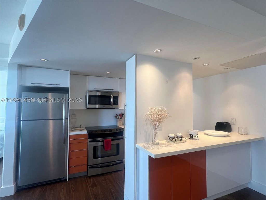 The Amethyst, Miami Beach property management
