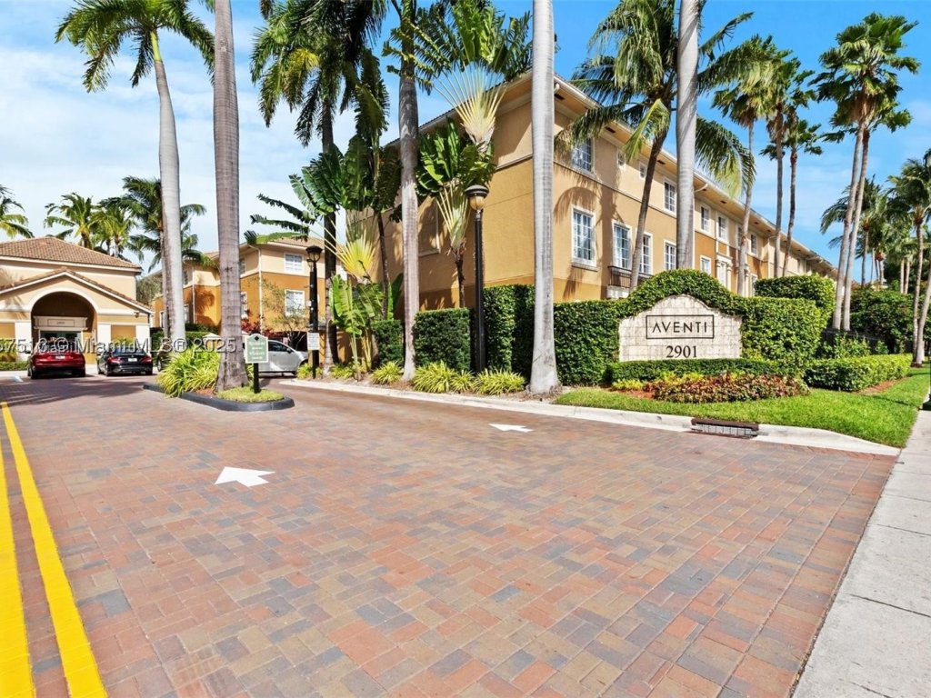Aventi at Aventura, Aventura property management