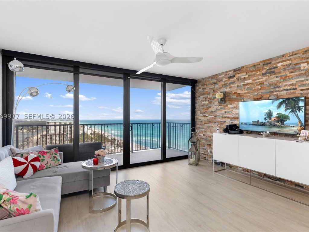 Grenoble at Quadomain, Hollywood property management