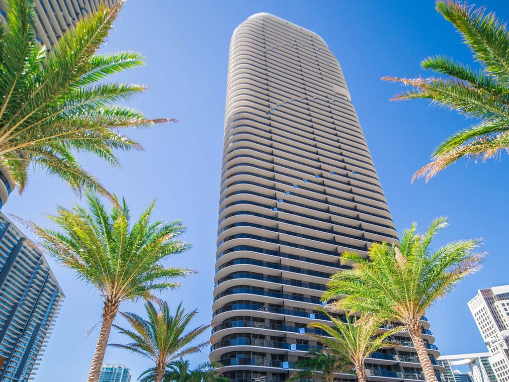 SLS Lux Brickell, Brickell property management