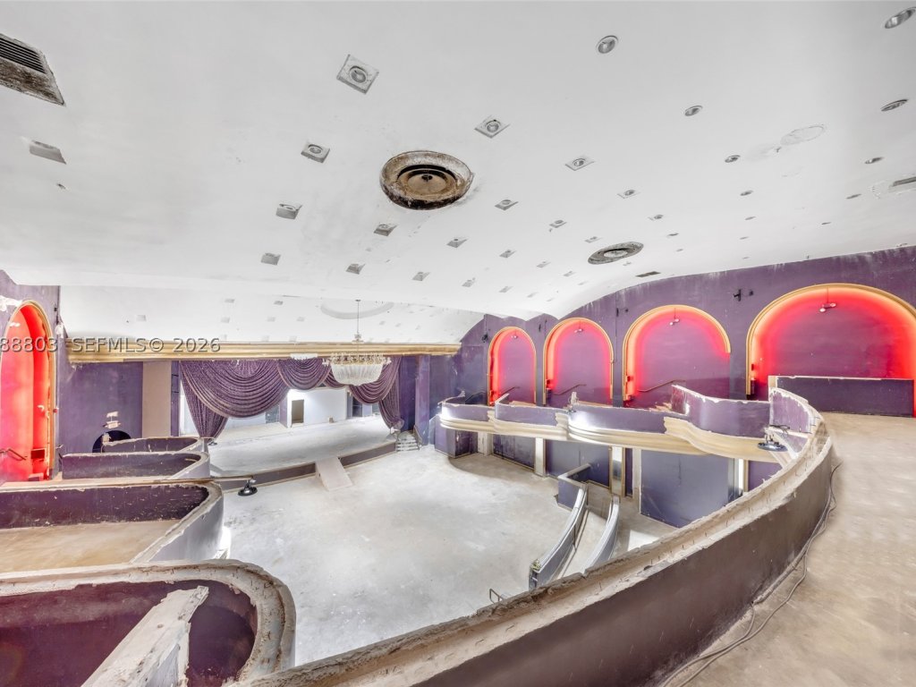 Castle Beach Club, Miami Beach property management