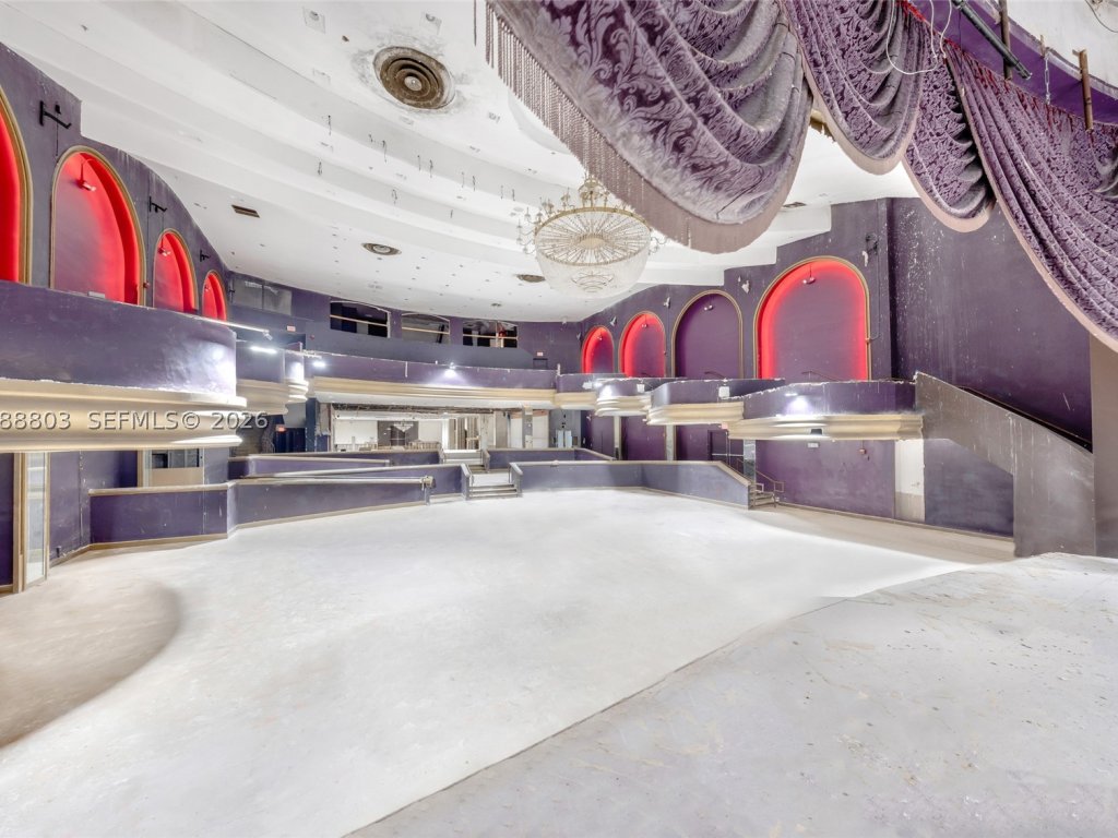 Castle Beach Club, Miami Beach property management