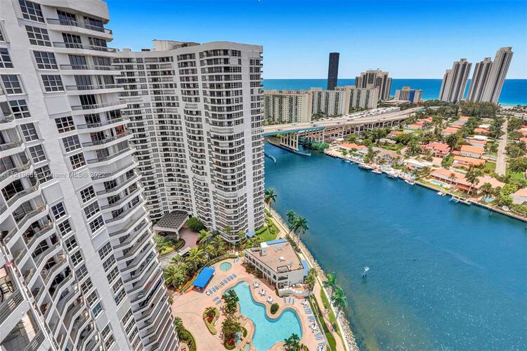 Mystic Pointe 200, Aventura property management