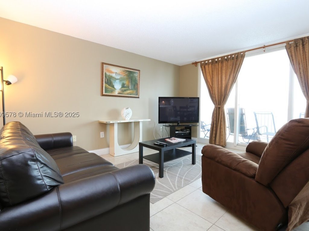 Le Laurier, Sunny Isles Beach property management