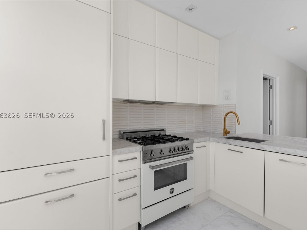 Helen Mar, Miami Beach property management