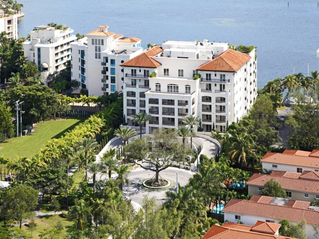 Residences at Vizcaya, Coconut Grove property management