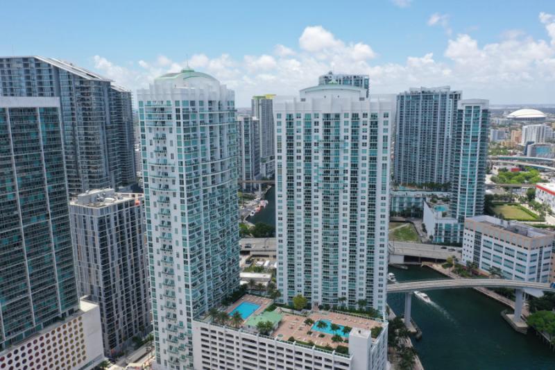 Brickell on the River North, Brickell property management