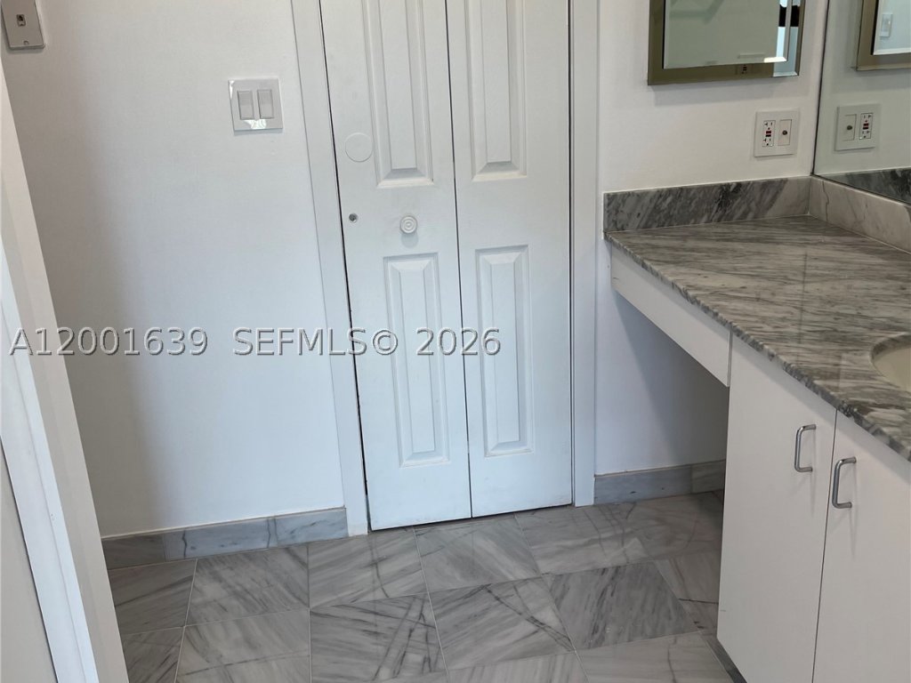Solimar, Key Biscayne property management