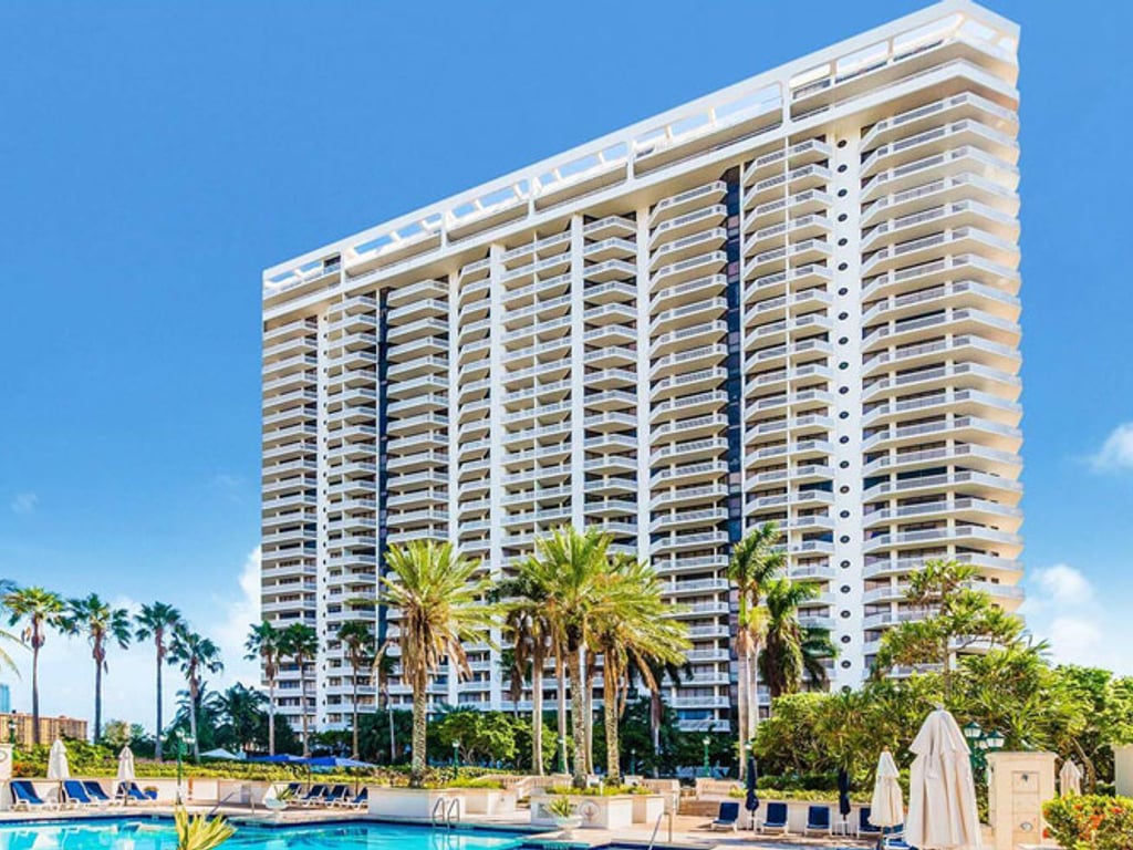 2000 Williams Island, Aventura property management