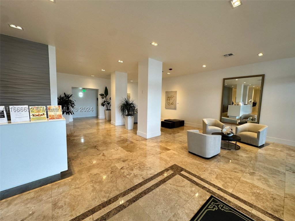 Valencia at Quadomain, Hollywood property management