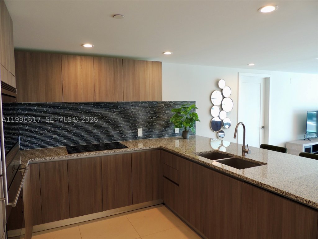 Pearl House, Bay Harbor Islands property management
