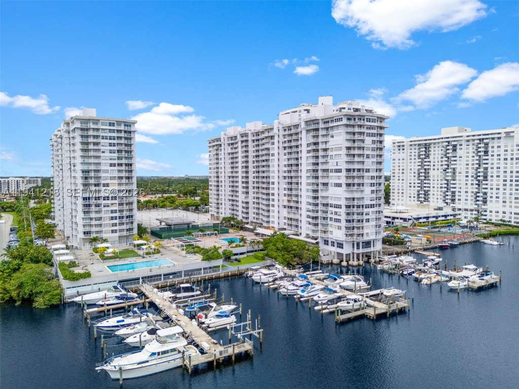 Del Prado South Tower, Aventura property management
