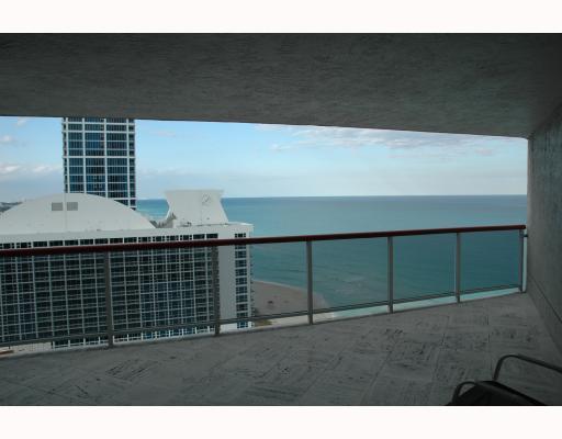 The Sterling, Miami Beach property management