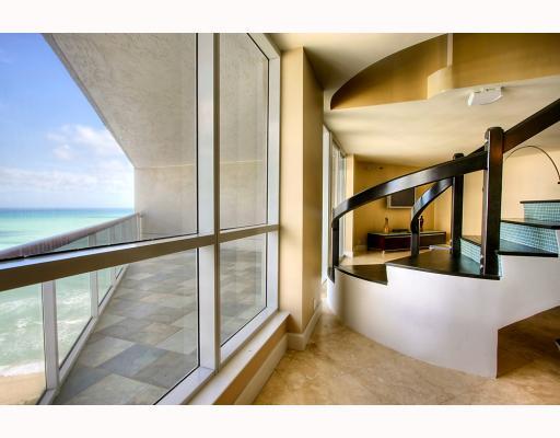 The Sterling, Miami Beach property management
