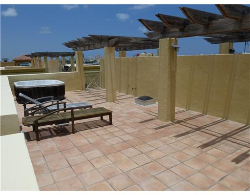 The Courts Condo, South of 5th (SoFi) property management