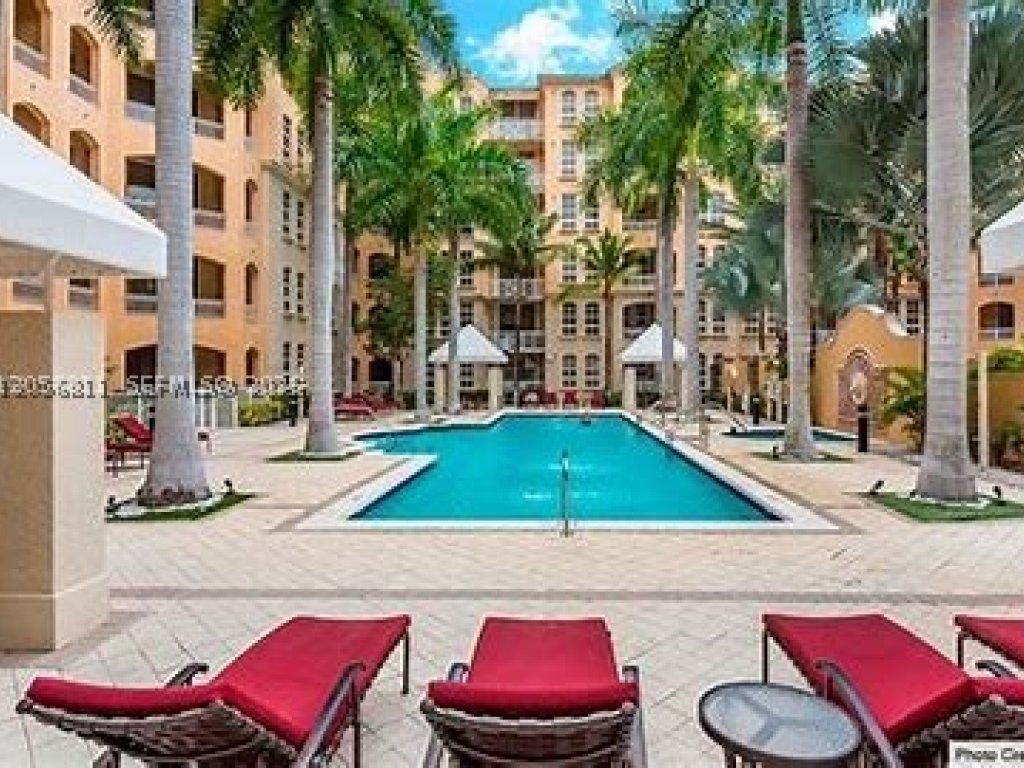 Alaqua, Aventura property management
