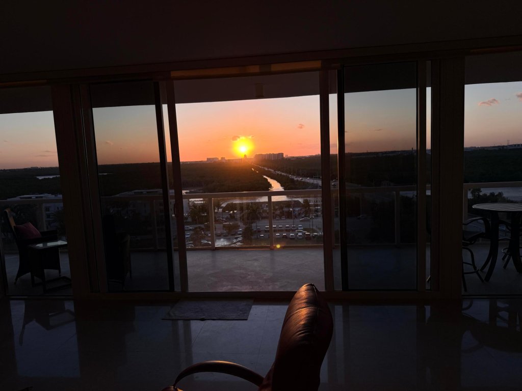 Renaissance on the Ocean, Hollywood property management