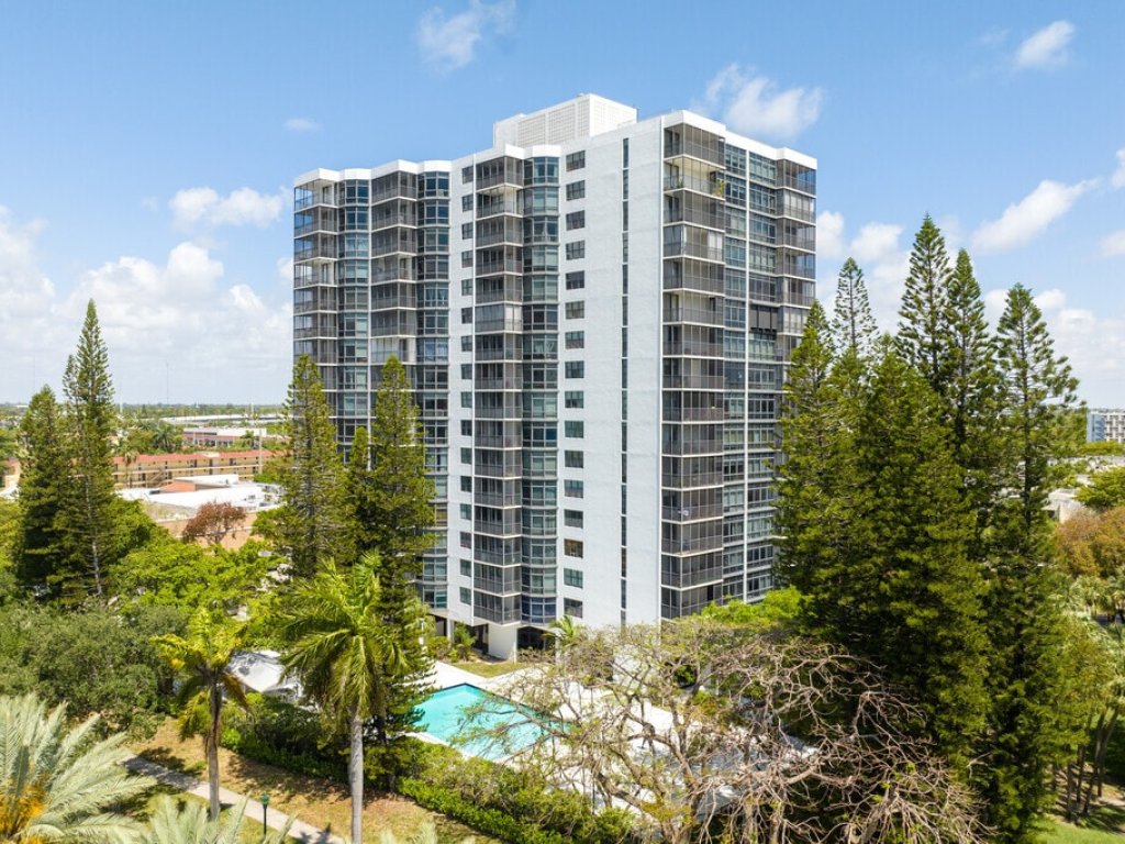 Bonavida, Aventura property management