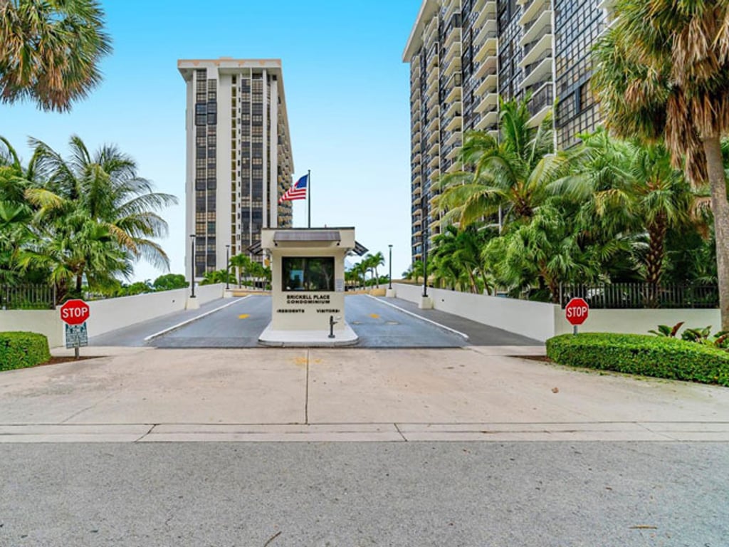 Brickell Place, Brickell property management