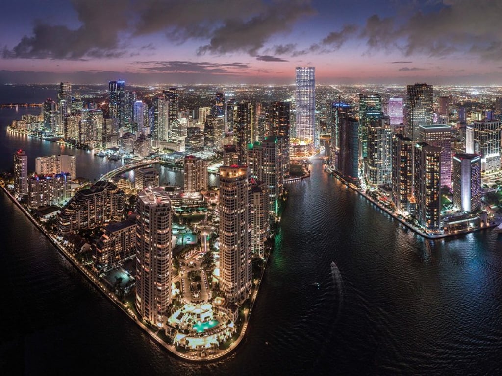 Baccarat Residences, Brickell property management
