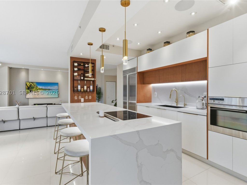 Mystic Pointe 400, Aventura property management