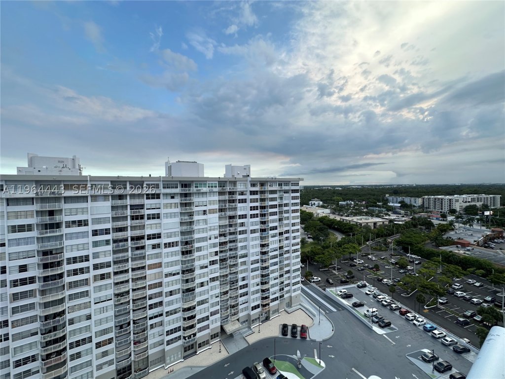 Del Prado North Tower, Aventura property management