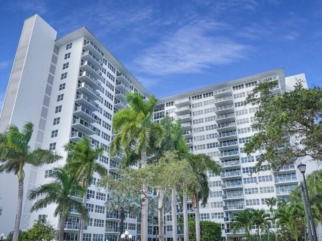Coral Ridge Towers East, Fort Lauderdale property management